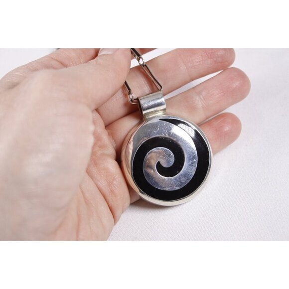 Vintage 1960s chunky spiral necklace, Mexico Sterling silver hypnotic pendant - Picture 2 of 9